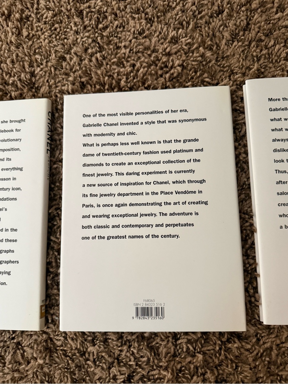 Chanel 3 book set with Iconic Black & White Design slip cover - Picture 9 of 10